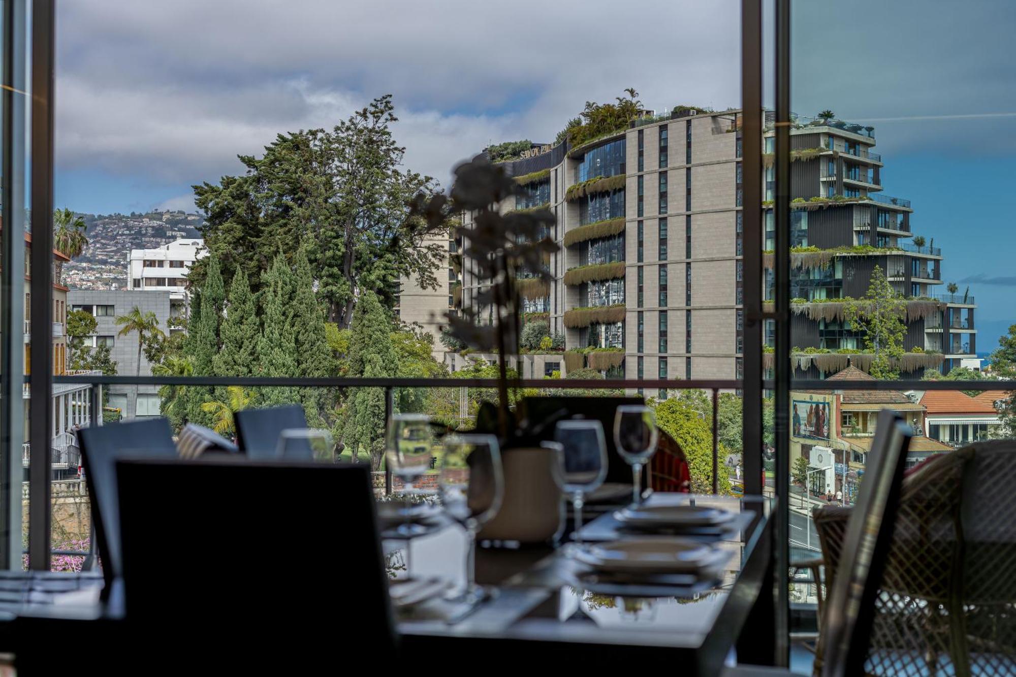 Vista Savoy By Rmz Appartement Funchal  Buitenkant foto